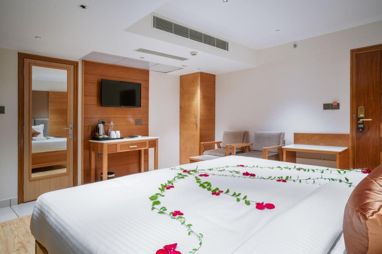Townbridge Hotels & Suites Kochi Exteriér fotografie