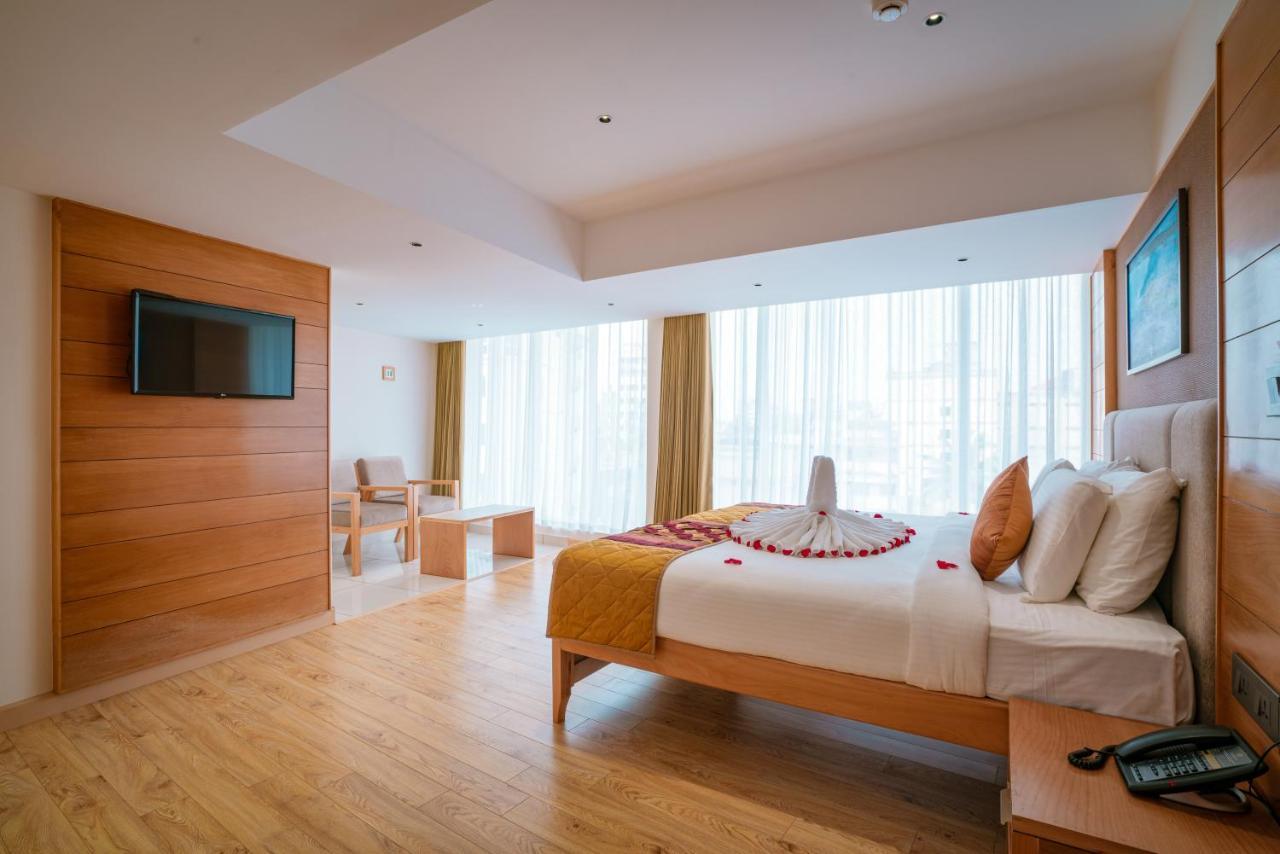 Townbridge Hotels & Suites Kochi Exteriér fotografie