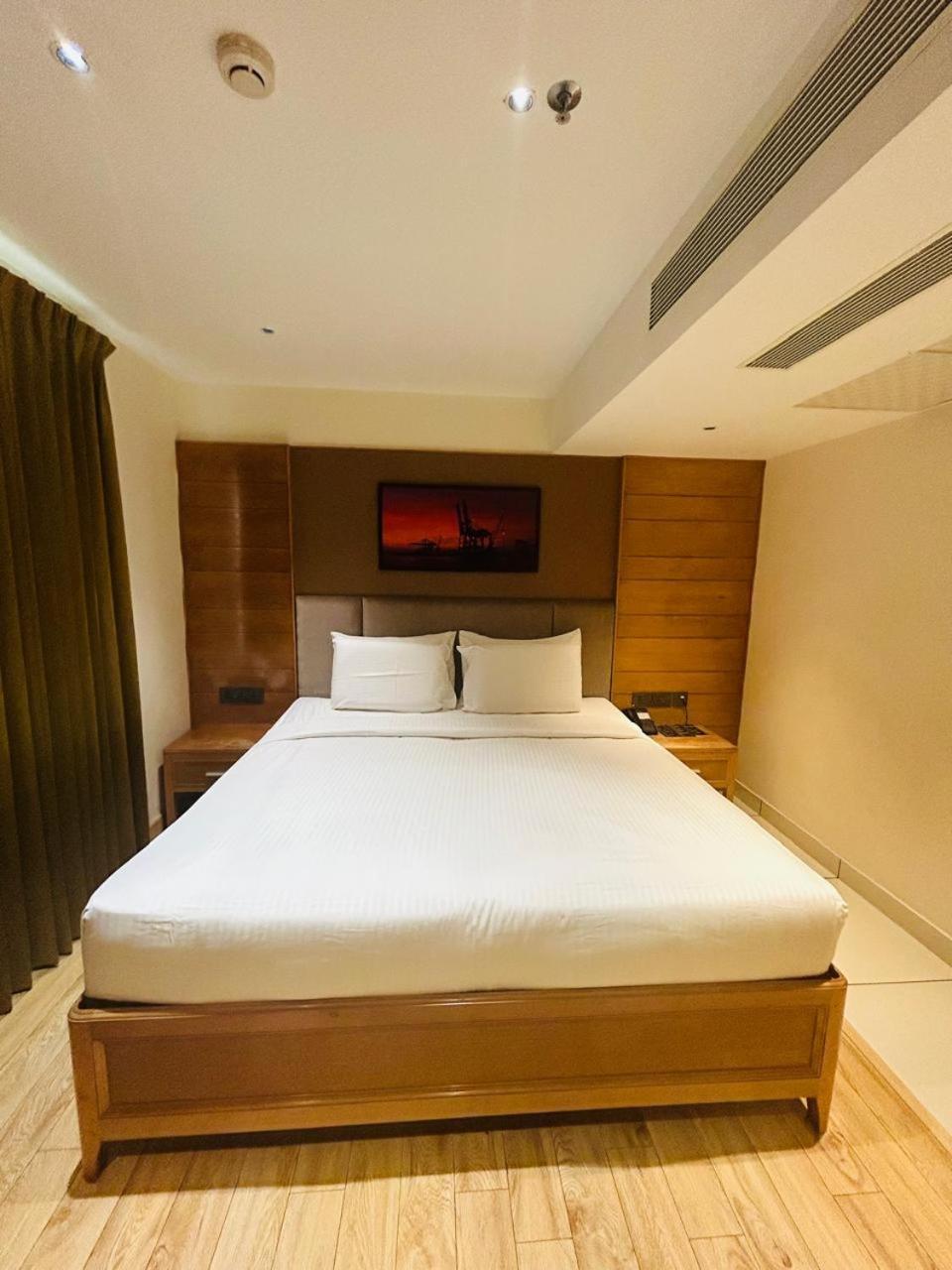 Townbridge Hotels & Suites Kochi Exteriér fotografie